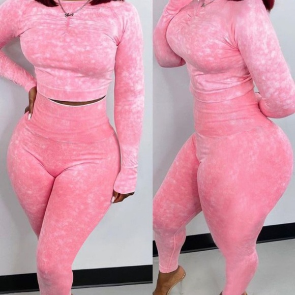 COMING SOON‼️ Long Sleeve Crop Top & High Waist Leggings Set 😍🔥❤️ - Picture 2 of 3